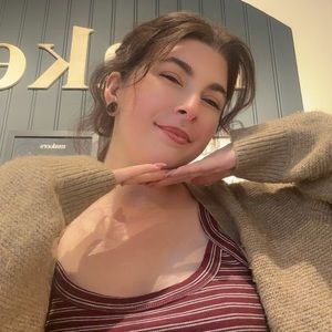 Meet your Posher, Kendra